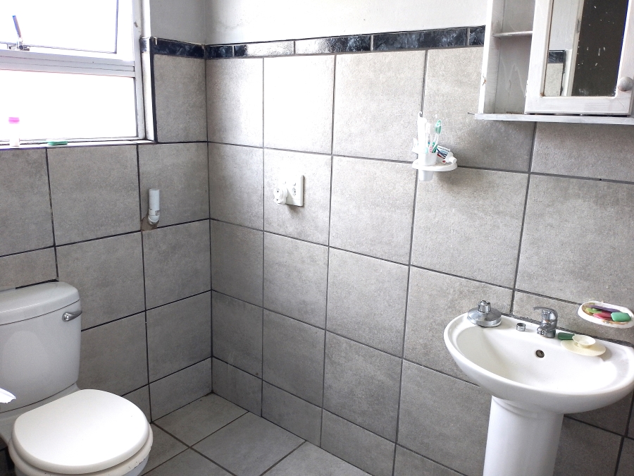 6 Bedroom Property for Sale in Parsonsvlei Eastern Cape
